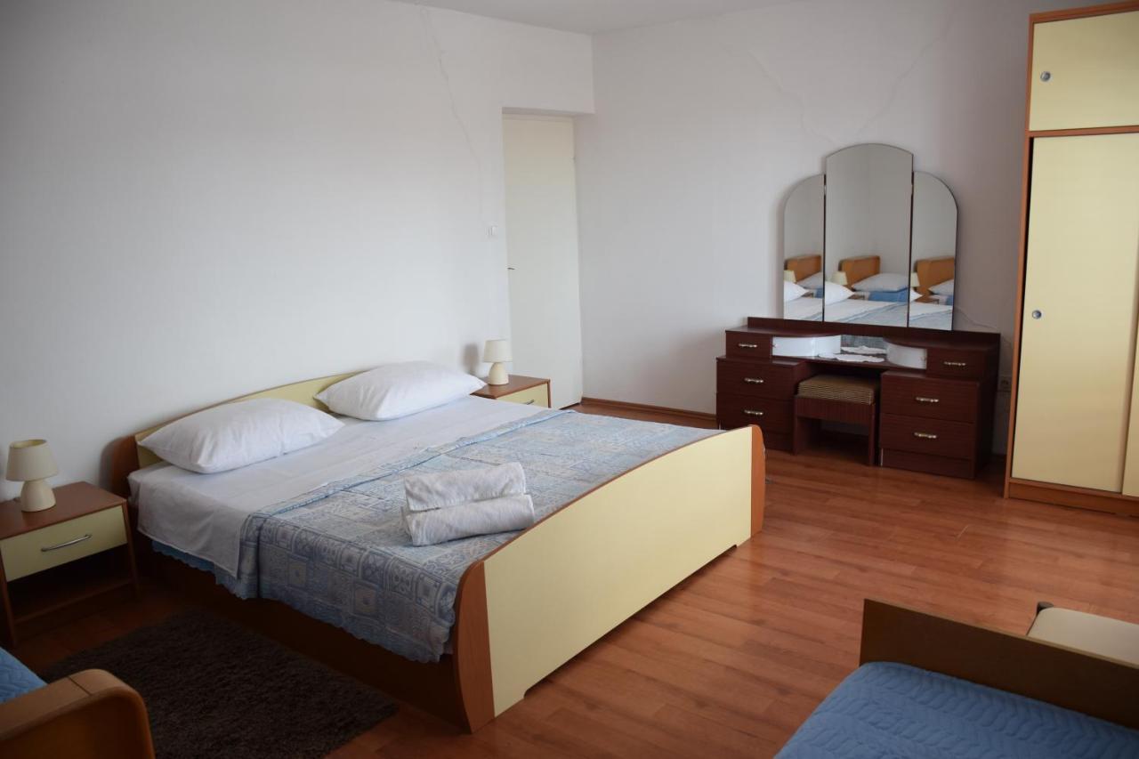 Apartmani Rosina Supetarska Draga Ngoại thất bức ảnh